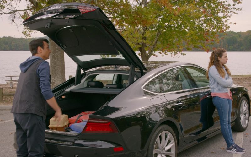 Adidas Campus Vulc II Women's Shoes of Mary Mouser as Samantha LaRusso in Cobra Kai S03E07 “Obstáculos” (2021) (Image 1)