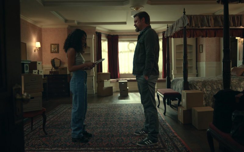 Adidas Men's Shoes of Matt Biedel as Tim Pawluk in The Midnight Club S01E10 “Midnight” (2022) (Image 1)