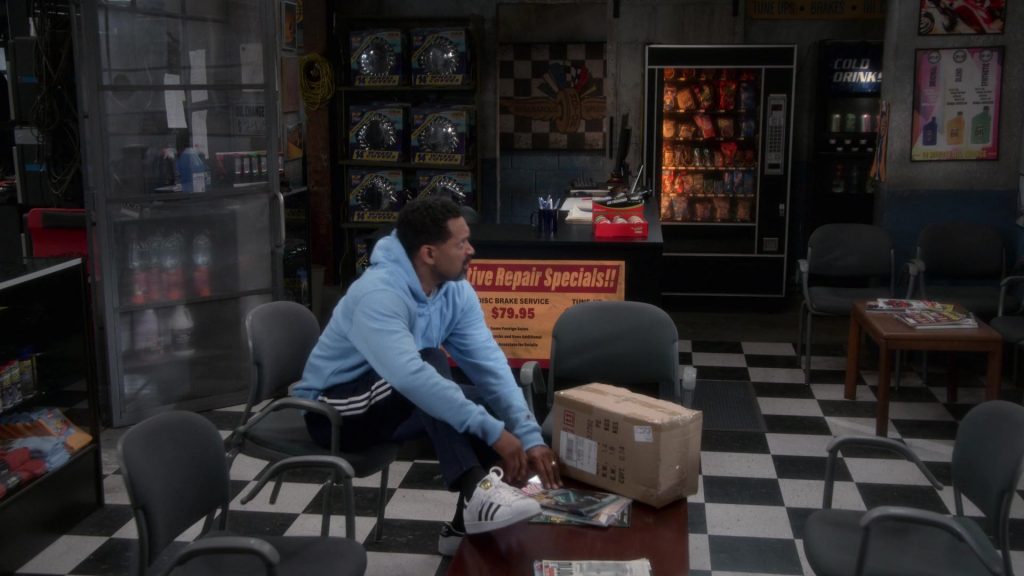 Adidas Men's Sneakers of Mike Epps as Bennie in The Upshaws S01E09 “Gloves Off” (2021) (Image 1)