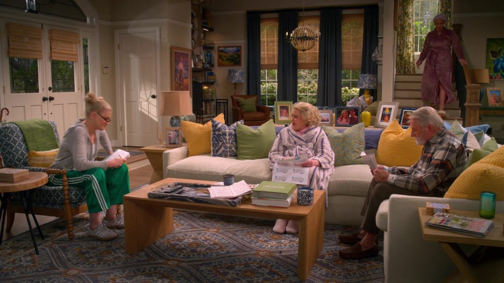 Adidas Pants and Shoes in Leanne S01E12 “The Queen's Dilemma” (2025) (Image 1)