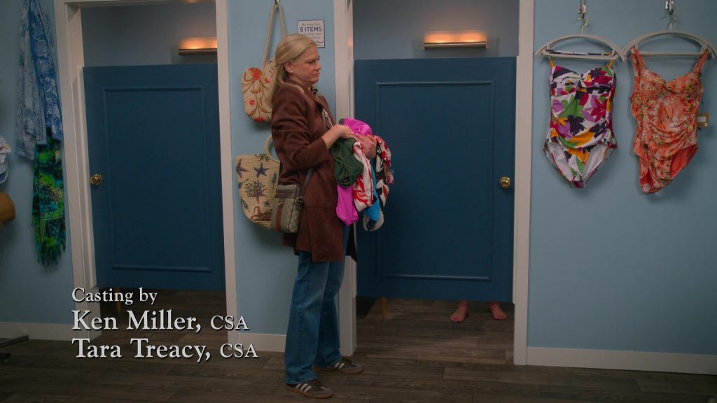 Adidas Shoes, Gucci Bag in Leanne S01E16 “Having Big Feelings” (2025) (Image 13)