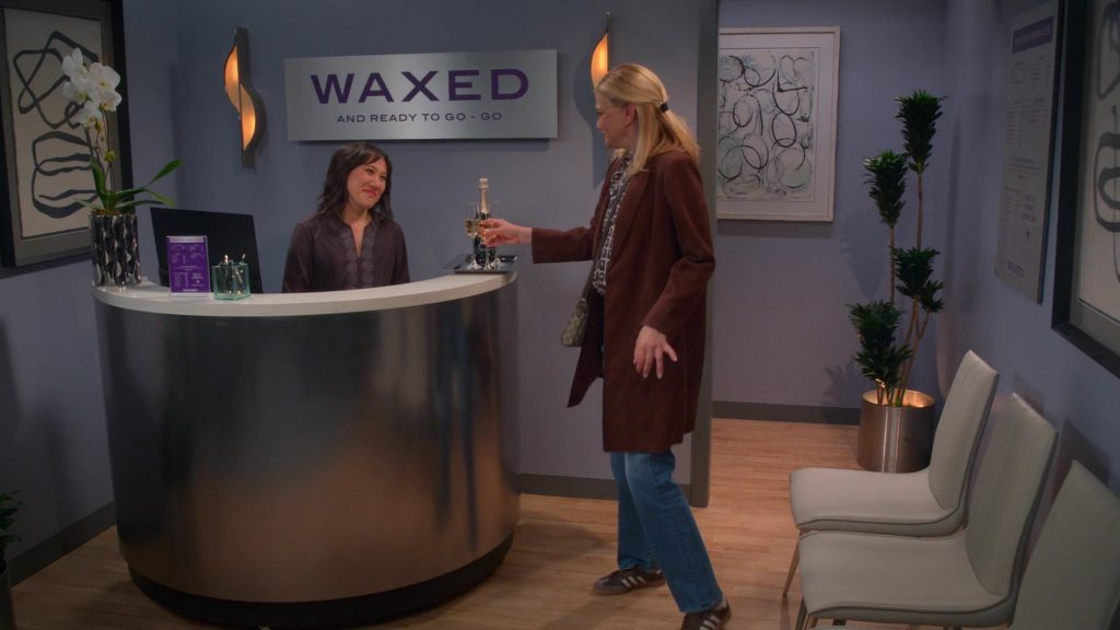 Adidas Shoes, Josh Cellars Prosecco in Leanne S01E16 “Having Big Feelings” (2025) (Image 7)