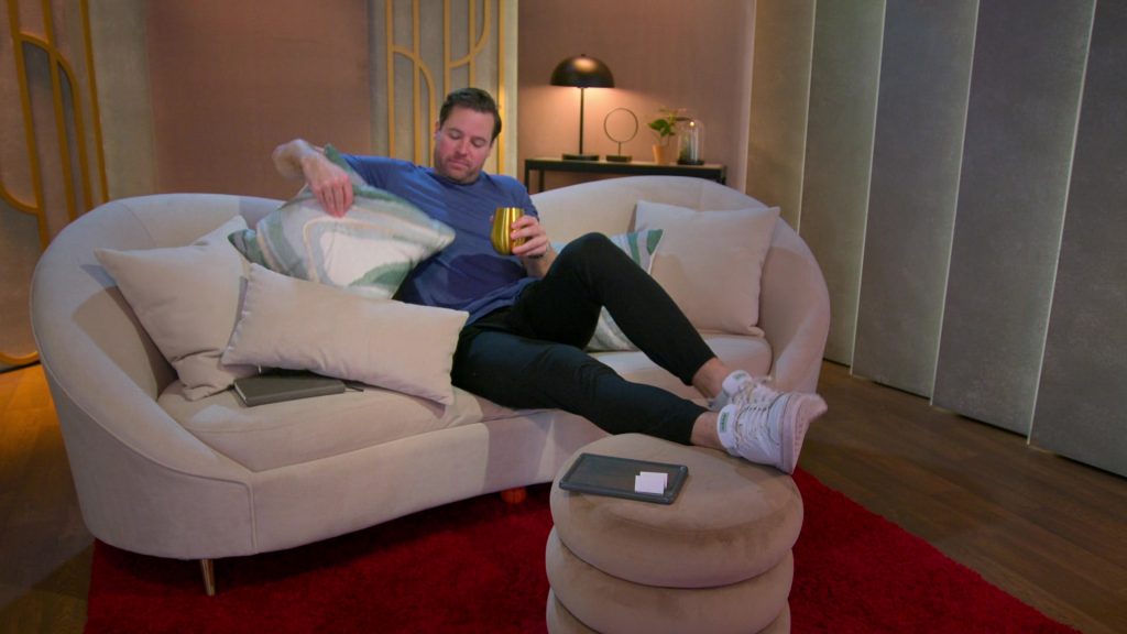Adidas Shoes in Love Is Blind S08E03 “Hunger Games of Love” (2025) (Image 31)