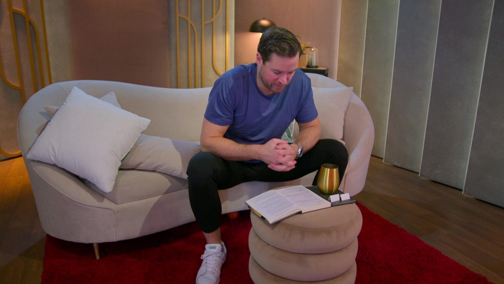 Adidas Shoes in Love Is Blind S08E03 “Hunger Games of Love” (2025) (Image 5)