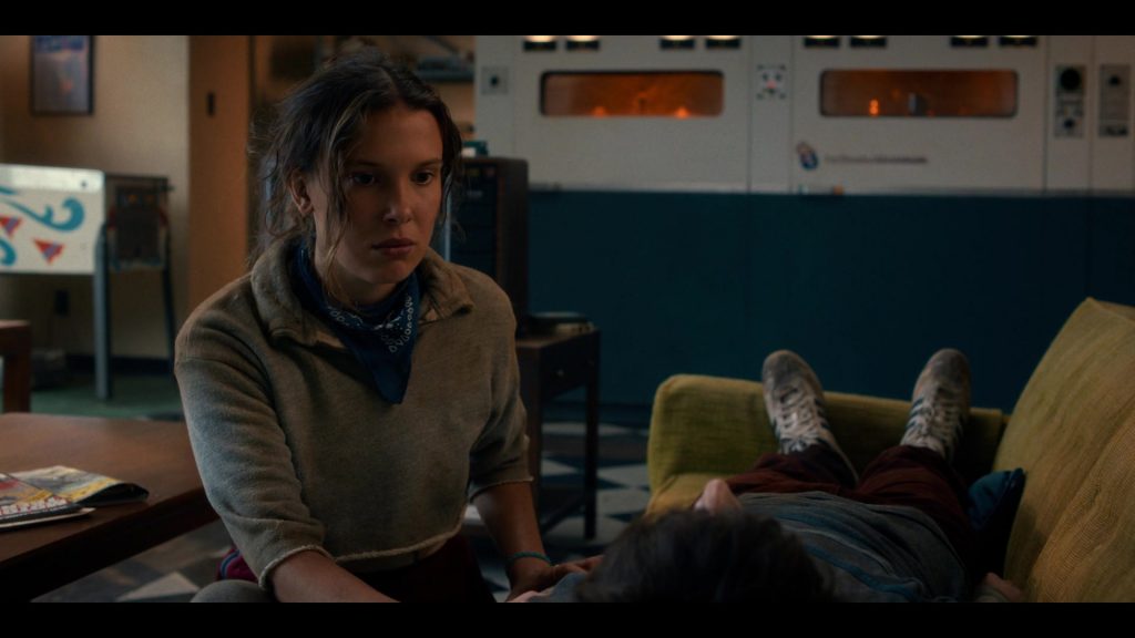 Adidas Shoes in Stranger Things S05E06 “Chapter Six – Escape From Camazotz” (2025) (Image 13)