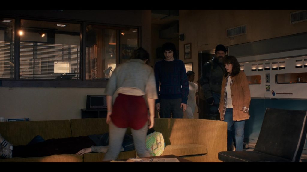 Adidas Shoes in Stranger Things S05E06 “Chapter Six – Escape From Camazotz” (2025) (Image 15)