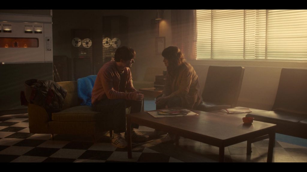 Adidas Shoes in Stranger Things S05E07 “Chapter Seven – The Bridge” (2025) (Image 4)