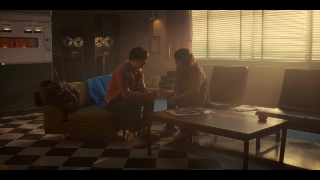 Adidas Shoes in Stranger Things S05E07 “Chapter Seven – The Bridge” (2025) (Image 8)