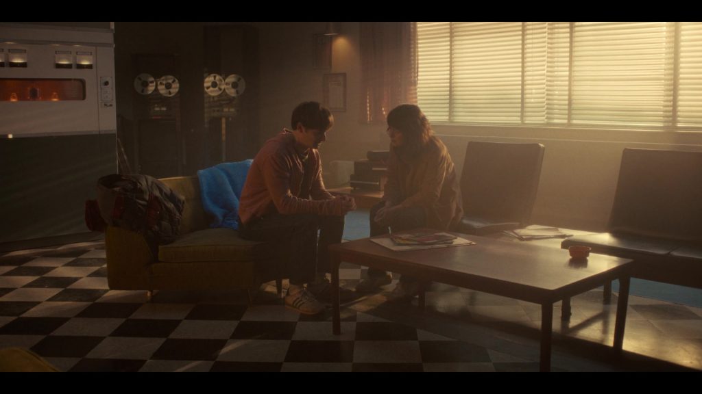 Adidas Shoes in Stranger Things S05E07 “Chapter Seven – The Bridge” (2025) (Image 9)