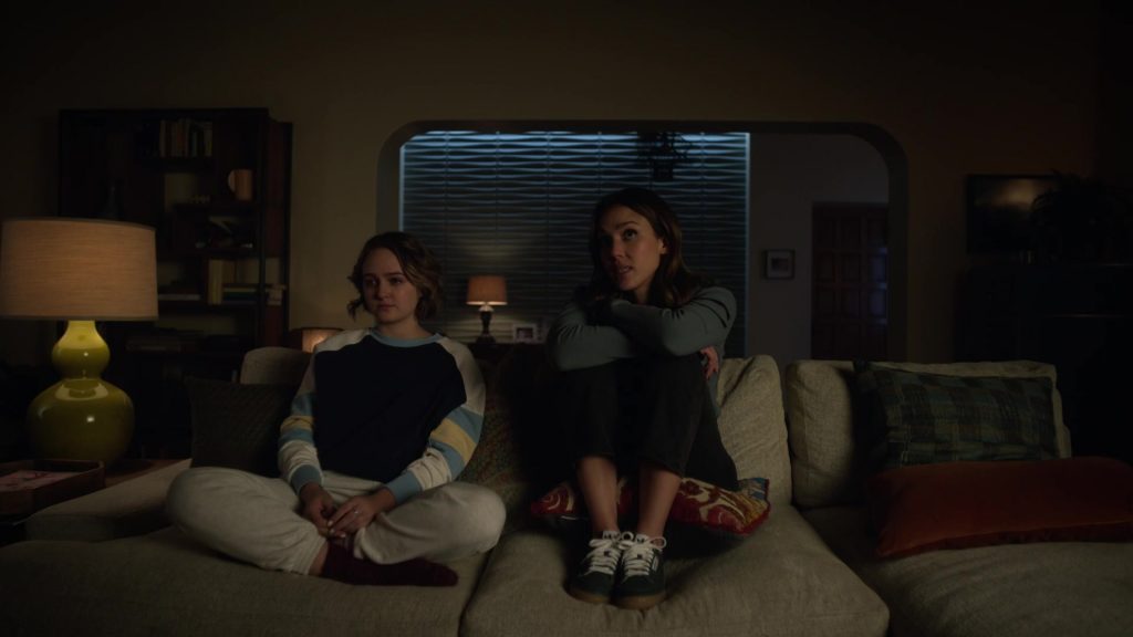Adidas Shoes of Jessica Alba as Nancy McKenna in L.A.'s Finest S02E09 “Kangaroo Jack” (2020) (Image 1)
