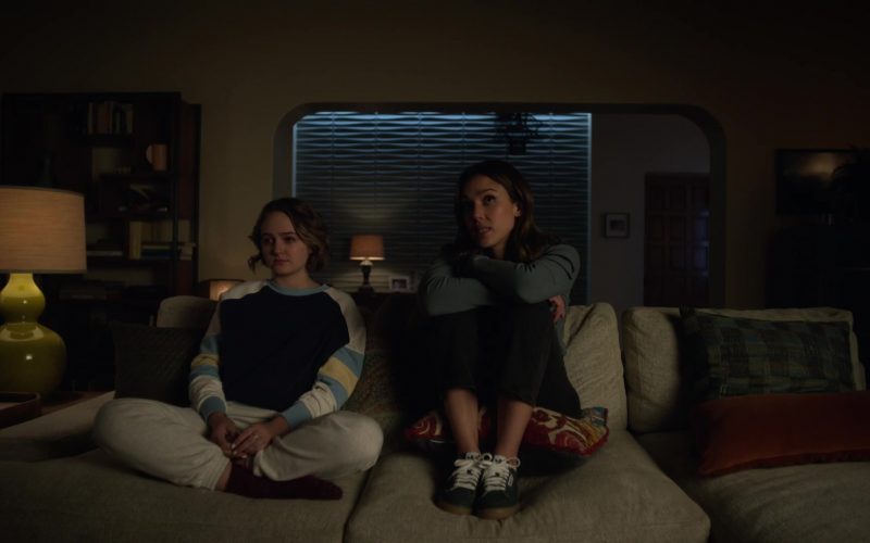 Adidas Shoes of Jessica Alba as Nancy McKenna in L.A.'s Finest S02E09 “Kangaroo Jack” (2020) (Image 1)