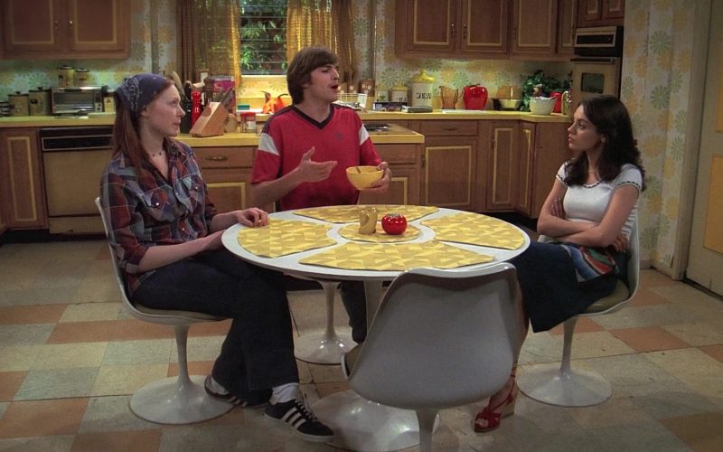 Adidas Shoes of Laura Prepon as Donna Pinciotti in That '70s Show S06E19 “Substitute” (2004) (Image 1)