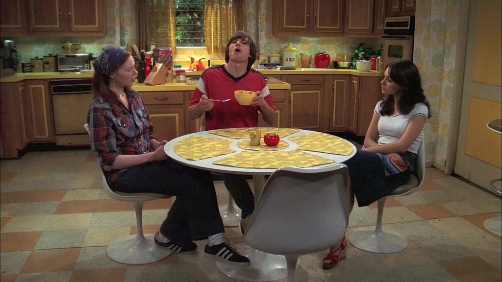 Adidas Shoes of Laura Prepon as Donna Pinciotti in That '70s Show S06E19 “Substitute” (2004) (Image 2)