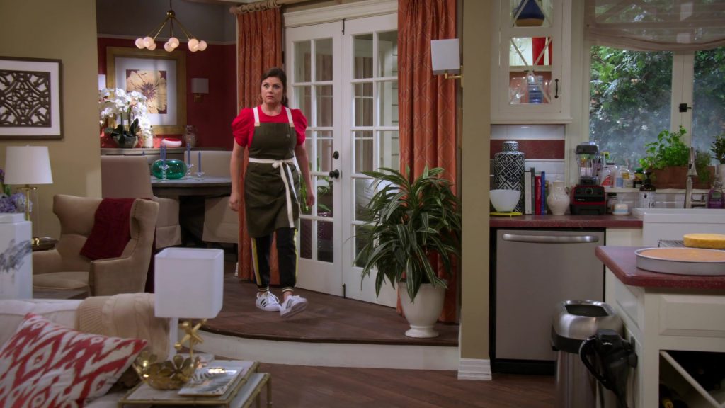 Adidas Sneakers Worn by Tiffani Thiessen as Lori in Alexa & Katie S04E06 “The Smoke Show” (2020) (Image 2)