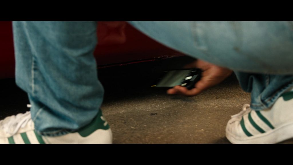 Adidas Sneakers in Beverly Hills Cop - Axel F (2024) (Image 10)