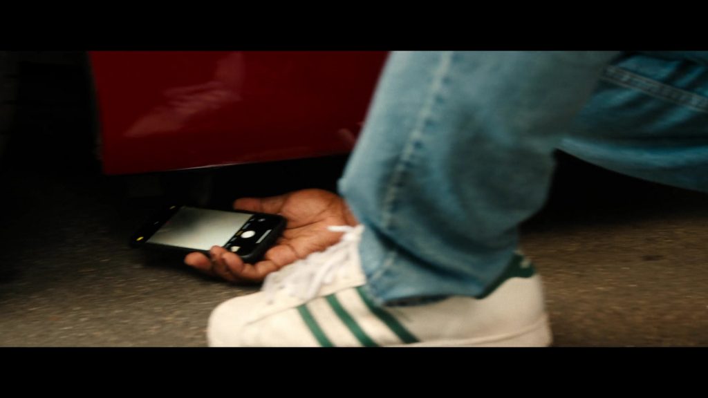Adidas Sneakers in Beverly Hills Cop - Axel F (2024) (Image 9)