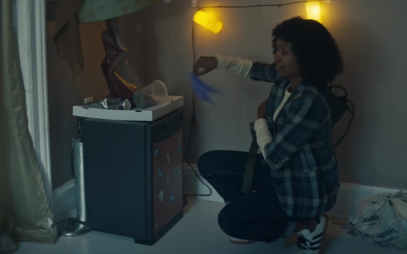 Adidas Sneakers in Brilliant Minds S01E02 (2024) (Image 1)