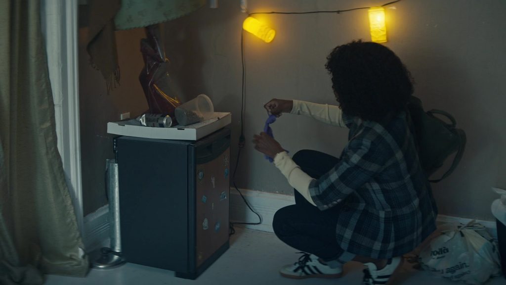 Adidas Sneakers in Brilliant Minds S01E02 (2024) (Image 2)