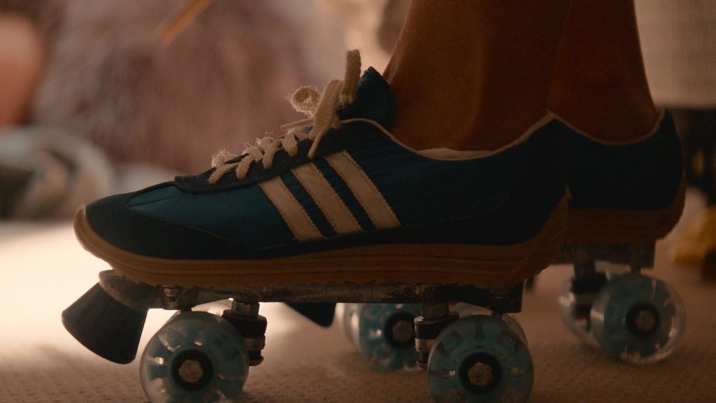 Adidas Sneakers in Clipped S01E01 “White Party” (2024) (Image 4)