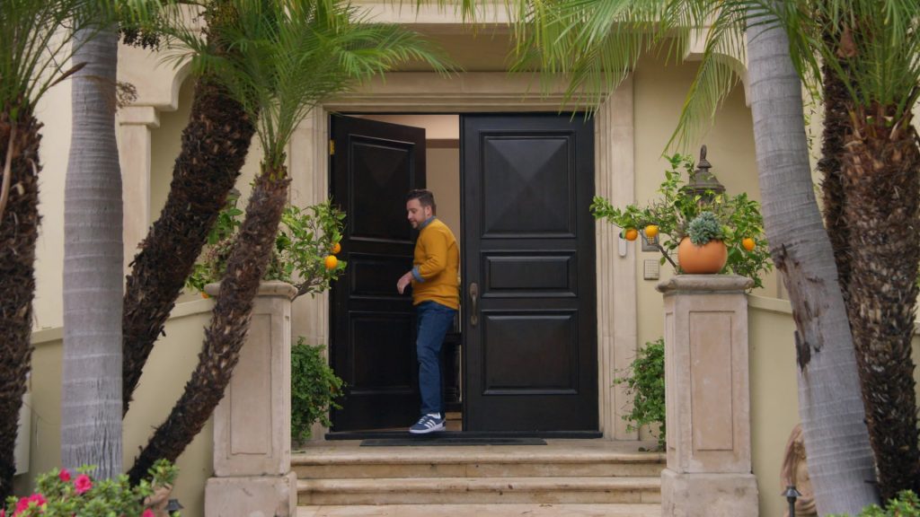 Adidas Sneakers in Curb Your Enthusiasm S12E07 “The Dream Scheme” (2024) (Image 9)