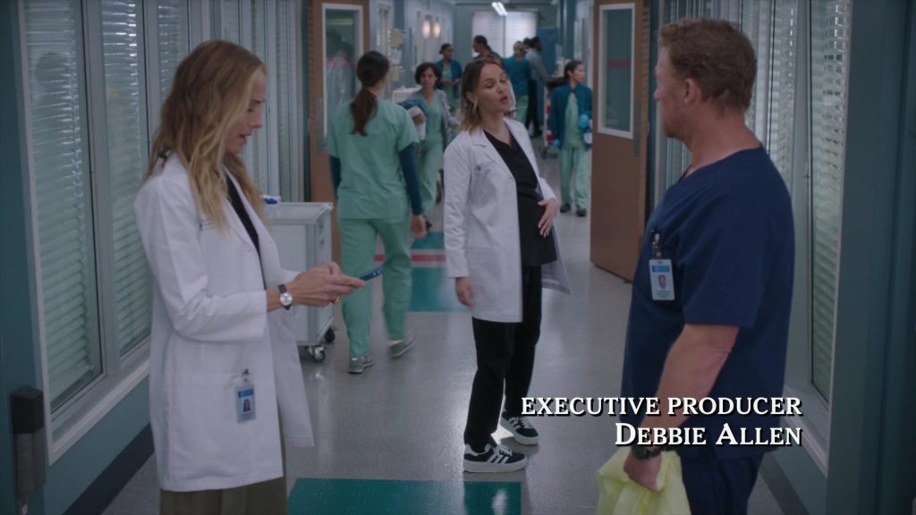 Adidas Sneakers in Greys Anatomy S22E02 “We Built This City” (2025) (Image 1)