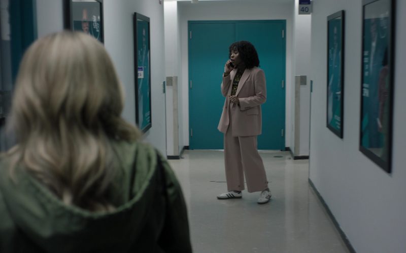 Adidas Sneakers in Happy Face S01E01 “The Confession” (2025) (Image 1)