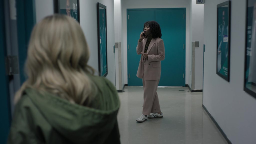 Adidas Sneakers in Happy Face S01E01 “The Confession” (2025) (Image 2)