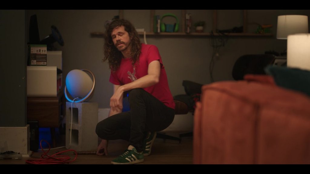 Adidas Sneakers in Laid S01E06 “More Handsome Than Joe Jonas” (2024) (Image 5)