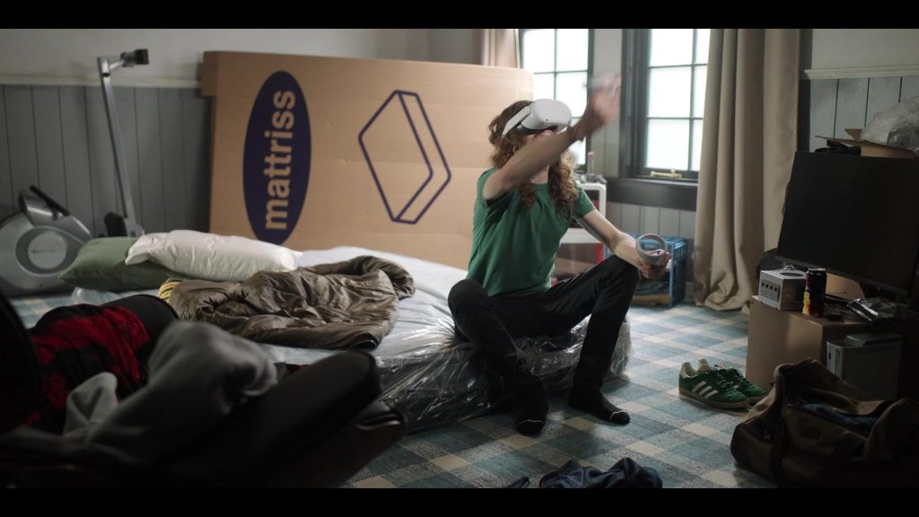 Adidas Sneakers in Laid S01E07 “Toby and Lindsey Are Here” (2024) (Image 1)