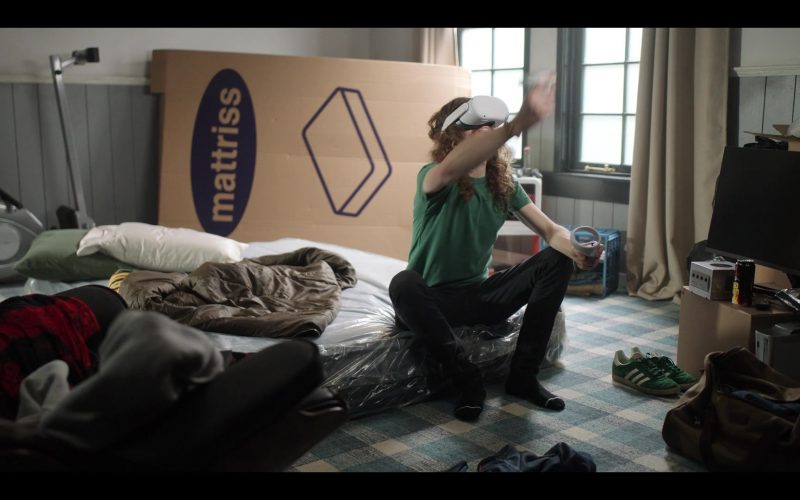 Adidas Sneakers in Laid S01E07 “Toby and Lindsey Are Here” (2024) (Image 1)