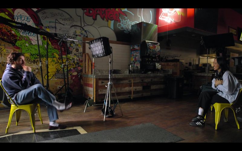 Adidas Sneakers in Mr. Throwback S01E01 (2024) (Image 1)