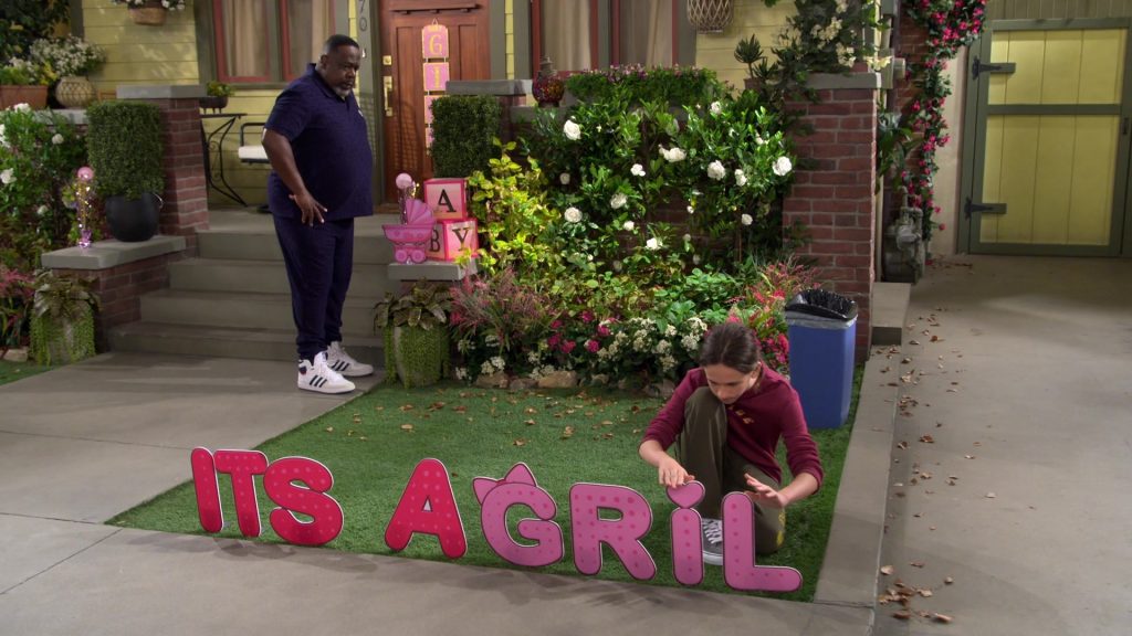 Adidas Sneakers in The Neighborhood S07E01 “Welcome to the Neighborhood, Daphne” (2024) (Image 2)