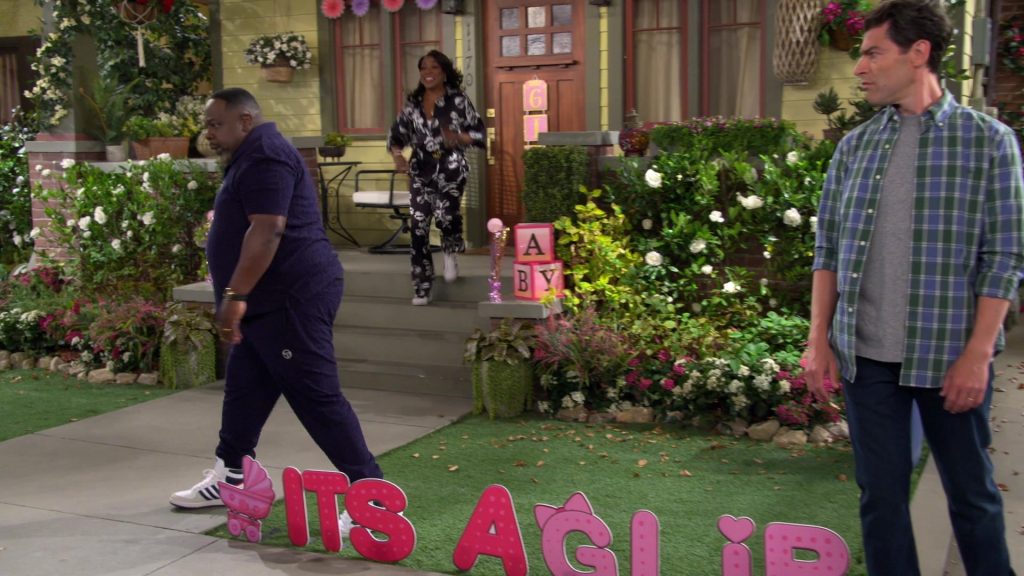 Adidas Sneakers in The Neighborhood S07E01 “Welcome to the Neighborhood, Daphne” (2024) (Image 4)