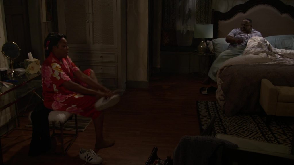 Adidas Sneakers in The Neighborhood S07E02 “Welcome to the Big Sleep” (2024) (Image 10)