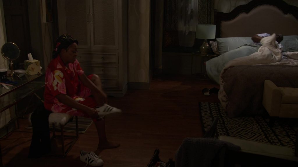 Adidas Sneakers in The Neighborhood S07E02 “Welcome to the Big Sleep” (2024) (Image 11)