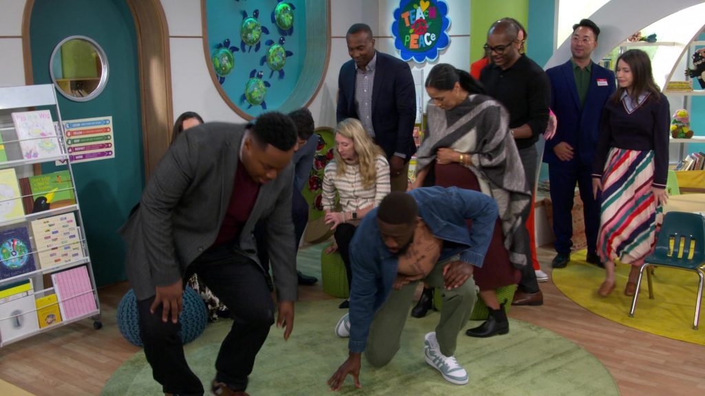 Adidas Sneakers in The Neighborhood S07E10 “Welcome to the Pickle” (2025) (Image 13)