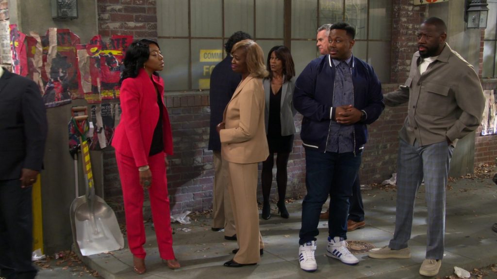 Adidas Sneakers in The Neighborhood S08E06 “Welcome to the Walk of Roses” (2025) (Image 4)