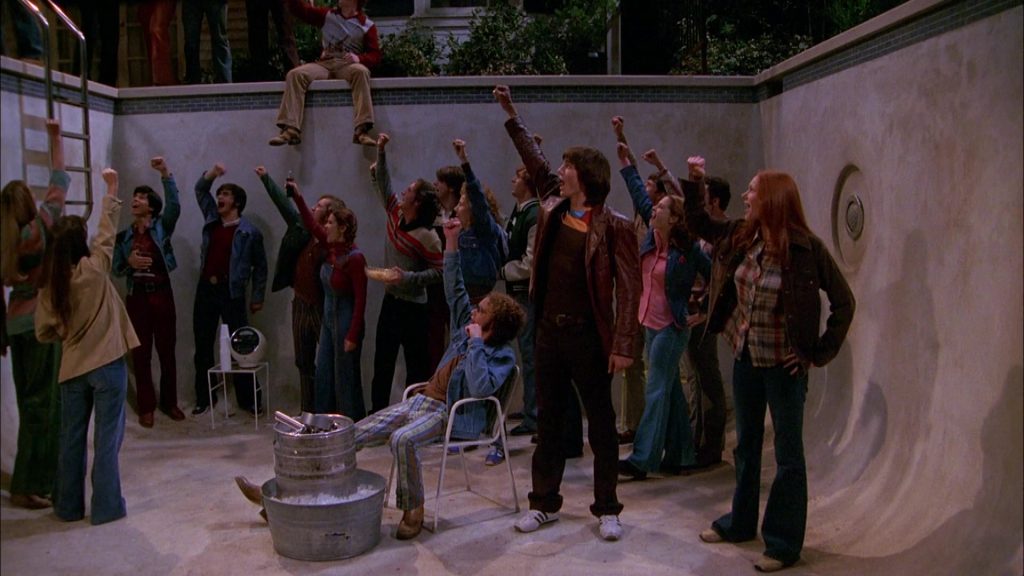 Adidas Sneakers of Ashton Kutcher as Michael in That '70s Show S01E06 “The Keg” (1998) (Image 1)