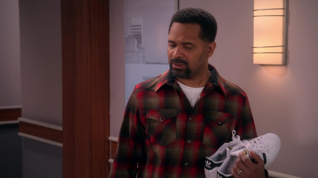 Adidas Sneakers of Mike Epps as Bernard in The Upshaws S03E07 “Heart Matters” (2023) (Image 3)