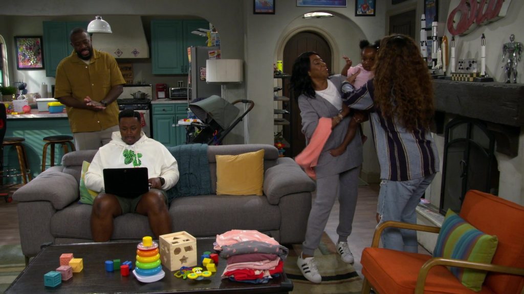 Adidas Superstar shoes in The Neighborhood S08E07 “Welcome to Babies and Bathwater” (2025) (Image 1)