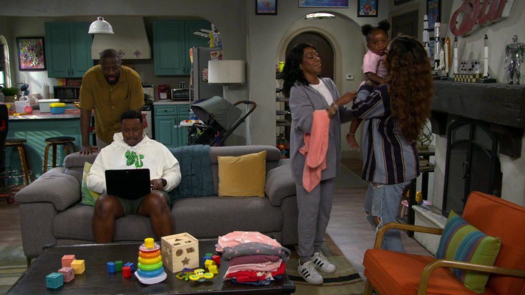 Adidas Superstar shoes in The Neighborhood S08E07 “Welcome to Babies and Bathwater” (2025) (Image 2)