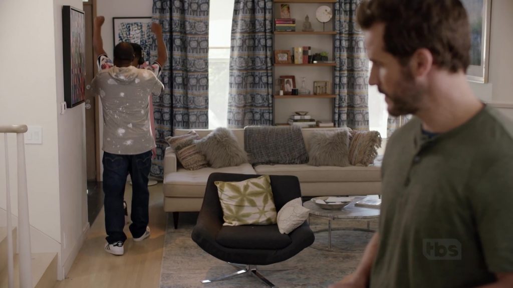 Adidas White Sneakers Worn by Tracy Morgan in The Last O.G. – Season 2, Episode 8 (2019) (Image 2)