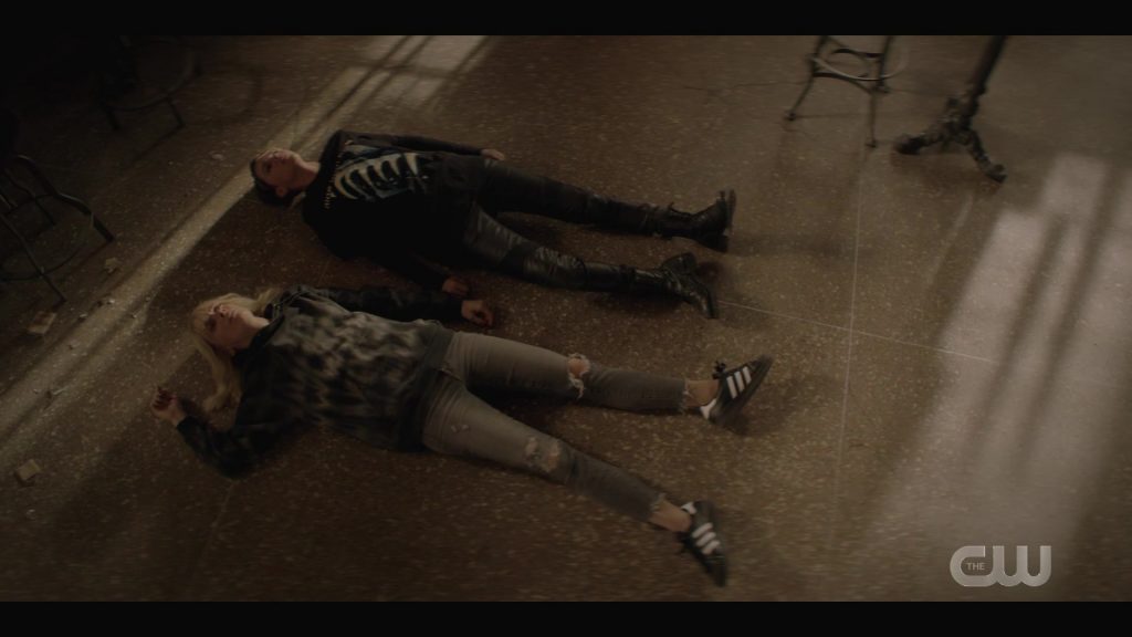Adidas Women's Black Sneakers in Batwoman S01E16 “Through the Looking-Glass” (2020) (Image 1)