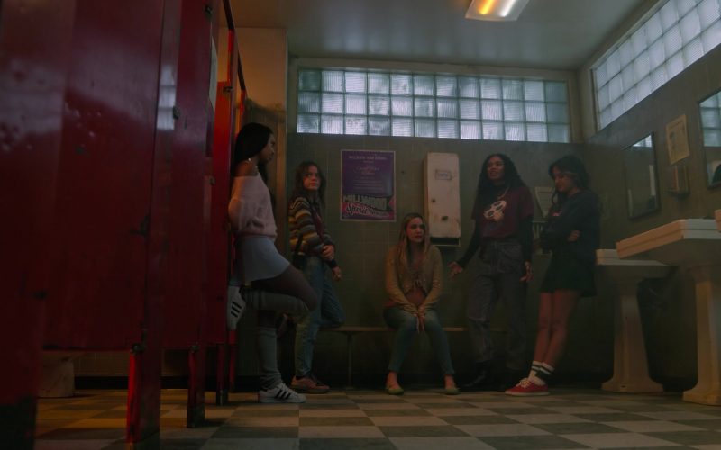 Adidas Women's Sneakers in Pretty Little Liars - Original Sin S01E02 “Chapter Two - The Spirit Queen” (2022) (Image 1)