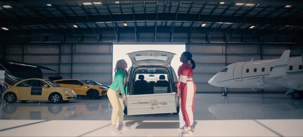 Adidas Women's Sneakers of Kristen Bell as Connie Kaminski in Queenpins (2021) (Image 1)