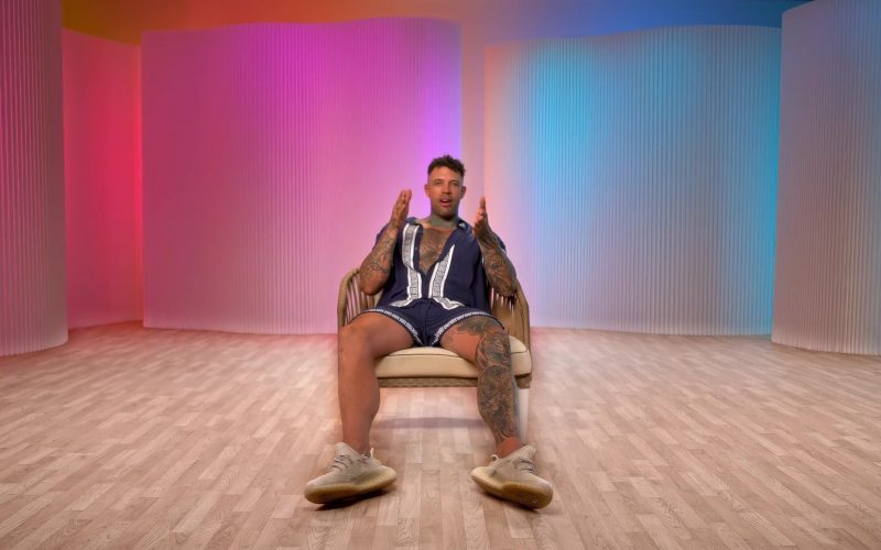 Adidas Yeezy Boost 350 V2 sneakers in Perfect Match S04E08 “Rough Patches, Perfect Matches” (2026) (Image 1)