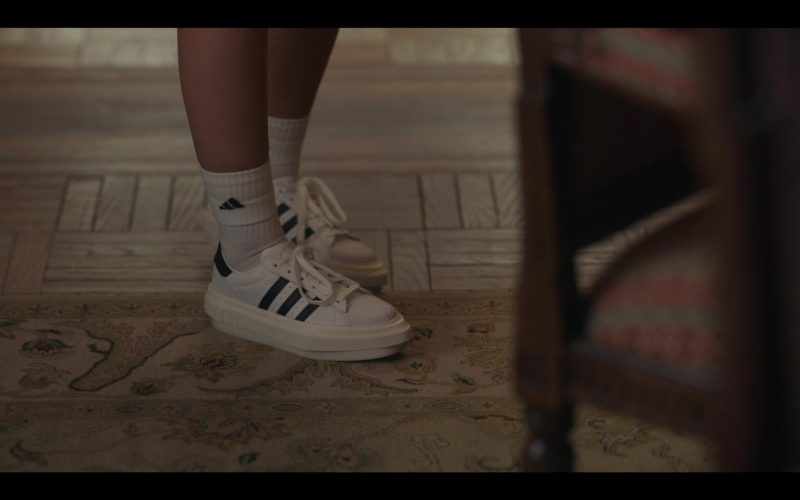 Adidas x Beyonce Superstar Platform Sneakers and Socks of Whitney Peak as Zoya Lott in Gossip Girl S01E01 “Just Another Girl on the MTA” (2021) (Image 1)