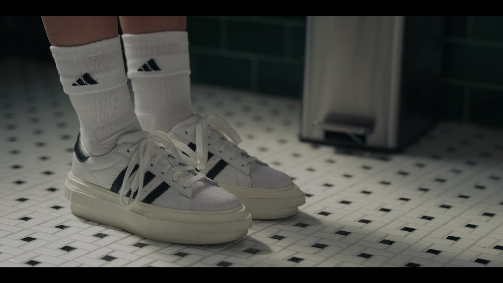 Adidas x Beyonce Superstar Platform Sneakers and Socks of Whitney Peak as Zoya Lott in Gossip Girl S01E01 “Just Another Girl on the MTA” (2021) (Image 3)