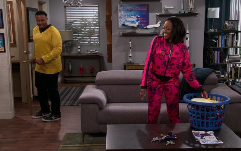 Air Jordan Legacy 312 Low Top Sneakers of Marcel Spears as Marty in The Neighborhood S03E04 “Welcome to the Rooster” (2020) (Image 1)