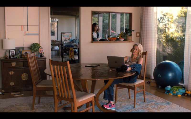 Apple MacBook Laptop and New Balance Shoes Worn by Leisha Hailey as Alice Pieszecki in The L Word - Generation Q Season 1 Episode 3 “Lost Love” (2019) (Image 1)
